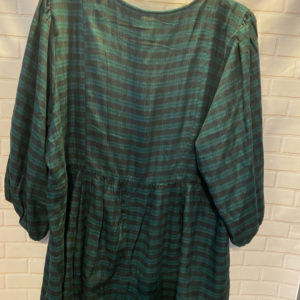 Torrid 4X Green and Black Plaid Fit and Flare flannel tunic - Picture 3 of 4